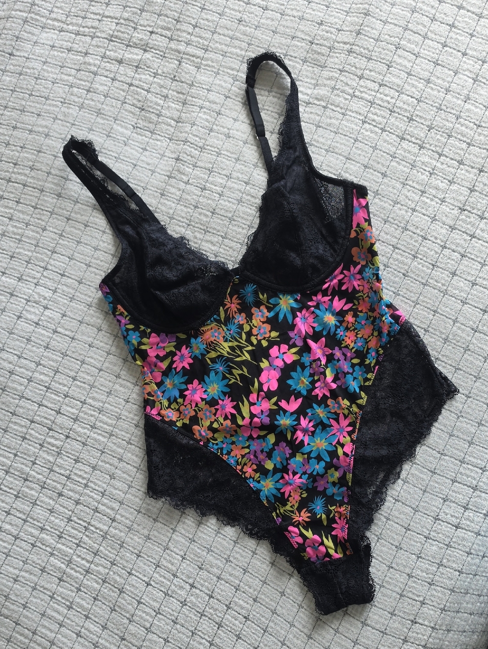 Savage X Fenty Lace + Floral Bodysuit Small
